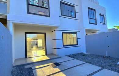 Imagem: A casa possui 3 Dormitórios, 3 Banheiros, 1 Vaga na garagem