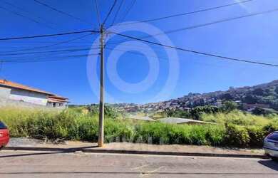 Imagem: O terreno possui 250m² de Área e está localizado em Loteamento