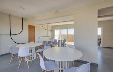 Imagem: O apartamento possui 2 Dormitórios, 2 Banheiros, 1 Vaga na