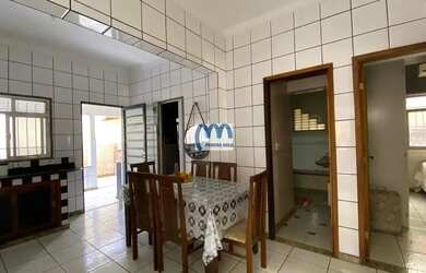 Imagem 2: Casa à venda com 3 quartos, 121m²