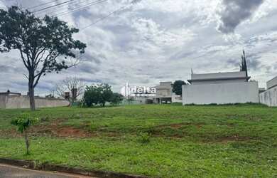 Imagem: O terreno possui 360m² de Área e está localizado em Jardim