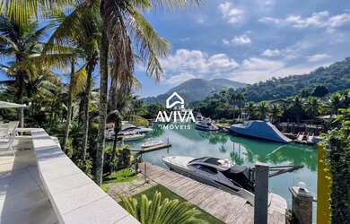 Imagem: A casa em condomínio possui 5 Dormitórios, 5 Banheiros, 5