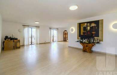 Imagem 2: Apartamento com 4 dormitórios sendo 1 suíte e 3 vagas, 317 m2, próximo...