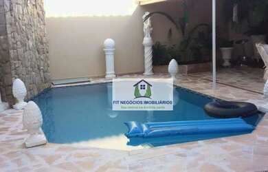 Imagem: A casa em condomínio possui 5 Dormitórios, 5 Banheiros, 5