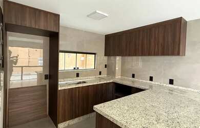 Imagem: A casa em condomínio possui 3 Dormitórios, 4 Banheiros, 1