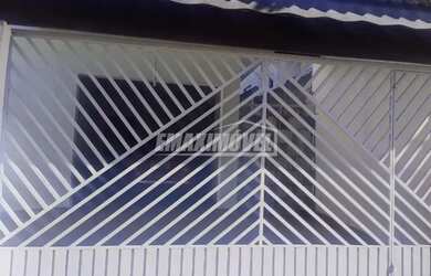 Imagem: A casa possui 3 Dormitórios, 3 Banheiros, 2 Vagas na garagem