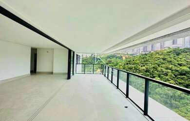 Imagem: O apartamento possui 4 Dormitórios, 4 Banheiros, 4 Vagas na