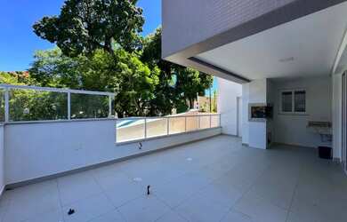 Imagem: O apartamento possui 3 Dormitórios, 5 Banheiros, 3 Vagas na