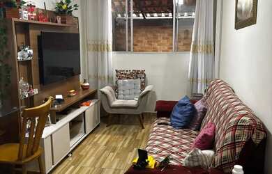 Imagem: O apartamento possui 2 Dormitórios, 1 Banheiro, 1 Vaga na garagem