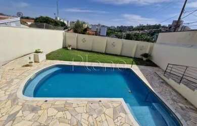 Imagem: A casa em condomínio possui 3 Dormitórios, 4 Banheiros, 4