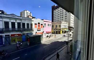 Imagem: O apartamento possui 1 Dormitório, 1 Banheiro, 25m² de Área