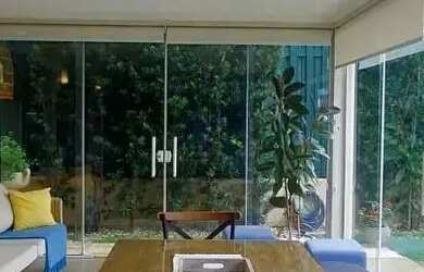 Imagem: A casa em condomínio possui 4 Dormitórios, 4 Banheiros, 4