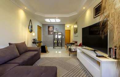 Imagem: A casa possui 3 Dormitórios, 4 Banheiros, 5 Vagas na garagem