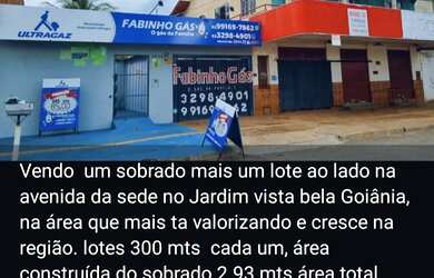 Imagem: A casa possui 4 Dormitórios, 2 Banheiros, 4 Vagas na garagem