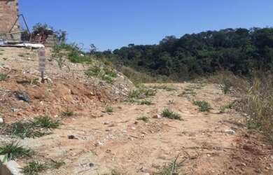 Imagem: O terreno à venda possui 360m² de Área e Imóvel novo e está