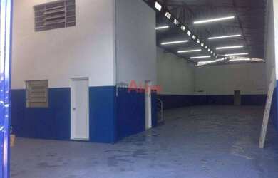 Imagem: O depósito possui 400m² de Área e está localizado em Vila