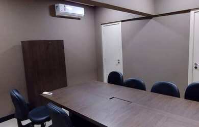 Imagem: O depósito possui 2 Vagas na garagem e 117m² de Área e está