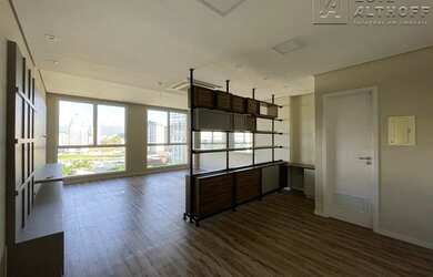 Imagem: O depósito possui 1 Vaga na garagem, 41m² de Área e está