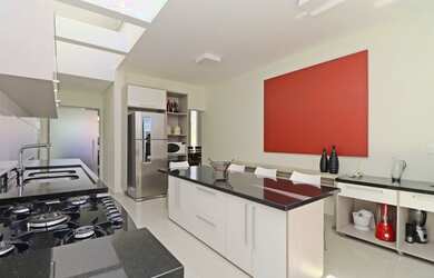 Imagem 6: Casa MODERNA Com Pé Dir.Alto, More a 5 min. Pq.Tingui, Condomínio Fechado, 3 suítes