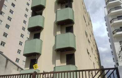 Imagem: O apartamento possui 1 Dormitório, 1 Banheiro, 1 Vaga na garagem