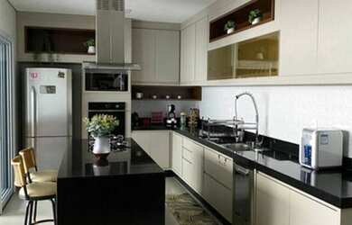 Imagem: A casa em condomínio possui 3 Dormitórios, 4 Banheiros, 4