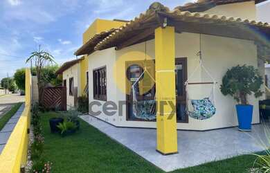 Imagem: A casa em condomínio possui 3 Dormitórios, 3 Banheiros, 2