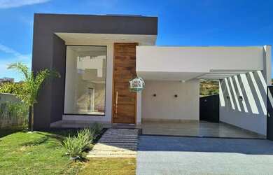 Imagem: A casa possui 2 Dormitórios, 2 Banheiros, 2 Vagas na garagem