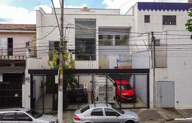 Imagem: A casa possui 5 Dormitórios, 5 Banheiros, 3 Vagas na garagem