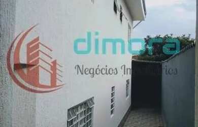 Imagem: A casa possui 2 Dormitórios, 2 Banheiros, 2 Vagas na garagem