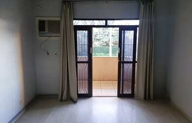 Imagem: A casa possui 3 Dormitórios, 2 Banheiros, 1 Vaga na garagem