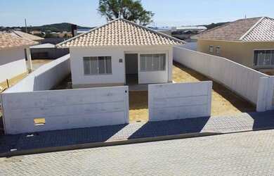 Imagem: A casa possui 2 Dormitórios, 2 Banheiros, 5 Vagas na garagem