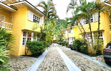 Imagem: A casa em condomínio possui 4 Dormitórios, 4 Banheiros, 1