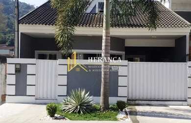 Imagem: A casa em condomínio possui 2 Dormitórios, 4 Banheiros, 2