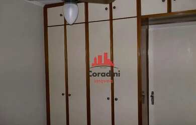 Imagem: A casa possui 3 Dormitórios, 2 Banheiros, 3 Vagas na garagem