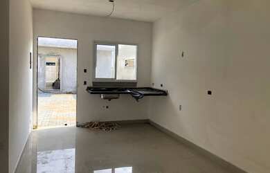 Imagem: A casa possui 3 Dormitórios, 2 Banheiros, 3 Vagas na garagem