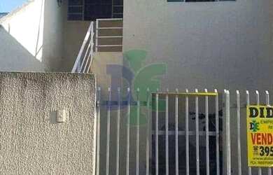 Imagem: A casa possui 2 Dormitórios, 1 Banheiro, 195m² de Área e