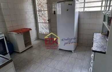 Imagem: A casa possui 3 Dormitórios, 2 Banheiros, 2 Vagas na garagem