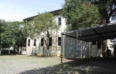 Imagem: O depósito possui 5 Vagas na garagem, 2.194m² de Área e