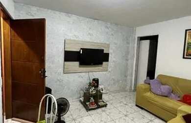 Imagem: A casa possui 2 Dormitórios, 2 Banheiros, 4 Vagas na garagem