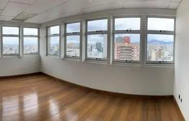 Imagem: O depósito possui 360m² de Área e está localizado em Santo