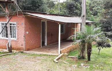 Imagem: A casa possui 1 Dormitório, 1 Banheiro, 2 Vagas na garagem