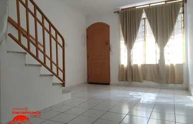 Imagem: A casa possui 2 Dormitórios, 2 Banheiros, 1 Vaga na garagem