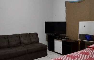 Imagem: A casa possui 3 Dormitórios, 2 Banheiros, 2 Vagas na garagem