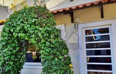 Imagem: A casa em condomínio possui 2 Dormitórios, 2 Banheiros, 2