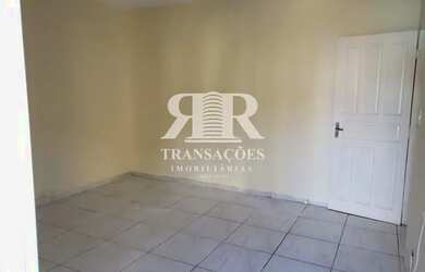 Imagem: A casa possui 4 Dormitórios, 2 Banheiros, 1 Vaga na garagem