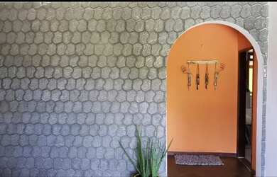 Imagem: A casa possui 5 Dormitórios, 5 Banheiros, 5 Vagas na garagem