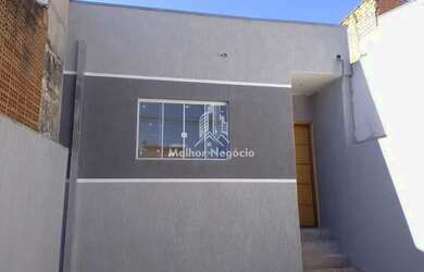 Imagem: A casa possui 2 Dormitórios, 2 Banheiros, 70m² de Área e