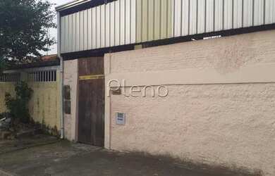 Imagem: A casa possui 3 Dormitórios, 2 Banheiros, 5 Vagas na garagem