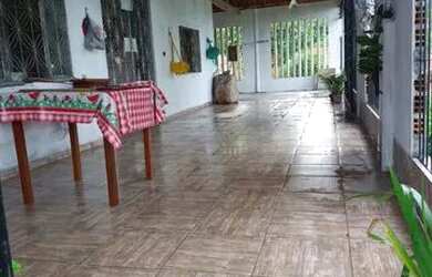 Imagem: A casa possui 2 Dormitórios, 3 Banheiros, 2 Vagas na garagem