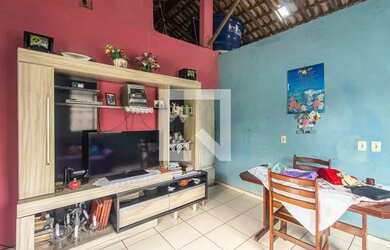 Imagem: A casa possui 2 Dormitórios, 2 Banheiros, 1 Vaga na garagem